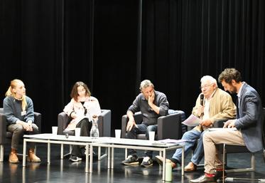 Mercredi 24 septembre, La Chaussée-Saint-Victor. Une table ronde a eu lieu durant la rencontre entre producteurs et restaurateurs.