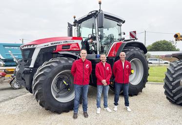 Vendredi 26 septembre, à Belhomert. Les 10 ans d'Agrifarm ont permis aux trois associés, Benoît Masson, Éric Gillot et Christophe Trémier (de g. à d.), d'offrir deux jours festifs à leurs clients.