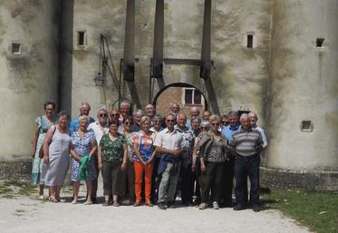 Lors de la journée de convivialité organisée par la section des anciens exploitants en juin dernier, les participants avaient visité la roseraie André Eve et le château de Chamerolles.