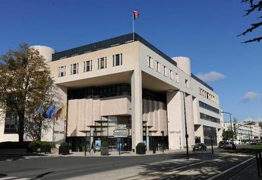 Mi-octobre, le Département du Loiret a renouvelé son appui au monde agricole. Près de 900 000 euros, cofinancés par le Feader, seront mobilisés.