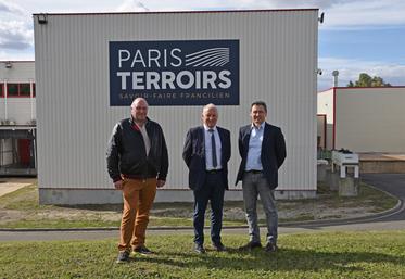 Houdan (Yvelines), lundi 22 septembre. De g. à d. : Benoît Breemeersch, éleveur normand adhérent à Cooperl, Bernard Rouxel, éleveur président de Cooperl et Philippe Coudray, directeur du site.