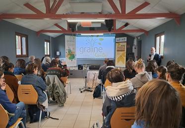 Les 3 et 4 octobre, à Pierrefitte-ès-Bois. Les participants des Rencontres organisées par Graine Centre-Val de Loire ont échangé autour des liens entre agriculture, alimentation et santé environnementale.
