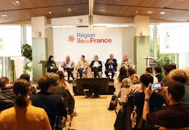 Jeudi 23 octobre, à Saint-Ouen-sur-Seine (Seine-Saint-Denis). Les Assises du foncier forestier ont permis de faire un bilan des difficultés et enjeux liés aux forêts franciliennes.