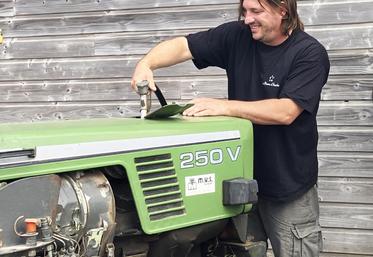 Pierre-André Frot, vigneron à Saint-Georges-sur-Cher, utilise depuis quelque temps du HVO100 dans ses engins agricoles. 