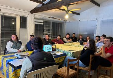 Vendredi 14 novembre, Dorian Sagot, président de JA 45, et Marine Legrand, sa secrétaire générale et également trésorière du Val de Sully, participaient à l'AG locale de ce canton.