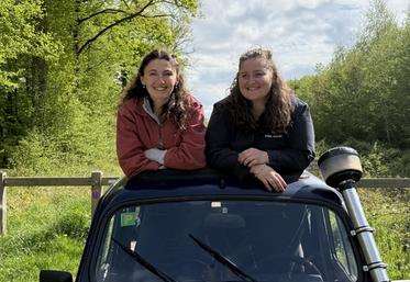 Lisa Carron (à g.) et Valentine Dromigny (à d.) ont hâte de prendre le départ du 4L Trophy.