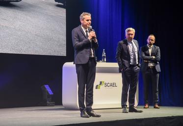 Jeudi 11 décembre, à Chartres. Jean-Sébastien Loyer (à g.) a détaillé les résultats du groupe Scael, qu'il dirige, lors de sa réunion d'information.