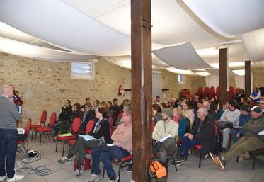 Beautheil-Saints, jeudi 20 novembre. La salle comble et attentive avait de nombreuses questions sur la facture électronique. 