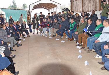 Vendredi 19 décembre, à Gambais (Yvelines). La ministre de l'Agriculture, Annie Genevard, a affirmé se tenir aux côtés des agriculteurs sur plusieurs sujets au lendemain de la mobilisation d'ampleur à Bruxelles.