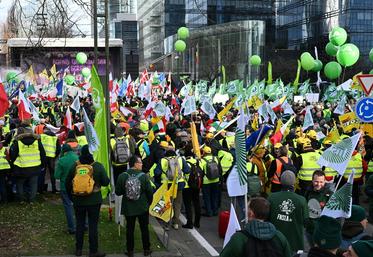 Près de 10 000 agriculteurs, venus de l’ensemble de l’Europe, étaient rassemblés à Bruxelles.