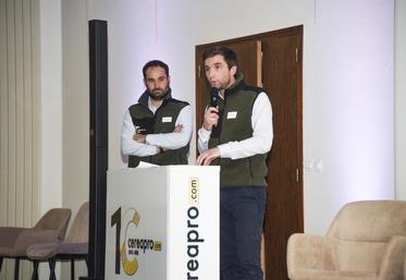 Mardi 16 décembre, à Châteaudun. Vincent Guilhem de Pothuau (à g.) et Pierre-Antoine Foreau ont invité clients et partenaires pour fêter les 10 ans de Cereapro.