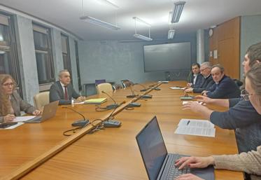 Lundi 5 janvier, les représentants de la FNSEA 28 et de Jeunes agriculteurs d'Eure-et-Loir échangent avec le préfet d'Eure-et-Loir.