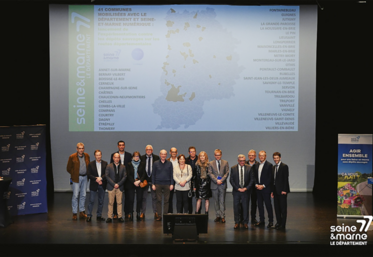 Melun, mardi 9 décembre. Parmi les intervenants aux tables rondes organisées dans le cadre des Assises de lutte contre les dépôts sauvages, figurait le président de la FDSEA 77, Samuel Vandaele. 
