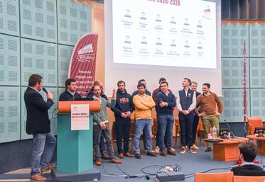 Le 13 février, à Chartres. L'ancien président de JA, Sylvain Marcuard (à g.), a présenté le nouveau bureau du syndicat pour la mandature qui s'ouvre.