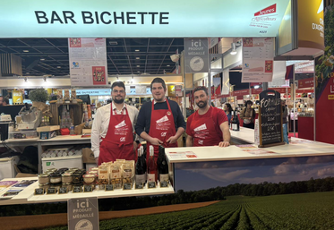 Dorian Sagot, président JA 45 (à d.), au côté de Sylvain Marcuard, ex-président JA 28, et Clément Carteron, président JA CVL.