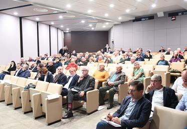 Vendredi 6 mars, à Blois. Près d'une centaine de personnes étaient présentes pour fêter les 80 ans de la FNSEA 41 durant son assemblée générale.