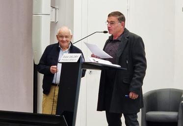 Mardi 17 mars, à Blois. Lucien Chevais, président de la SDBBR 41, et Didier Delory, président de la SDAE 41, ont présidé l'assemblée générale commune des deux sections.