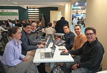 Une équipe de cinq personnes a participé au Hackhaton durant le salon de l'agriculture lundi 23 et mardi 24 février dernier pour créer un chatbot afin d'accompagner les technico-commerciaux Axéréal. 