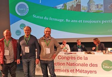 David Faucheux (Eure-et-Loir), Didier Serreau (Loir-et-Cher) et Dominique Letrone (Loiret) ont représenté la région Centre-Val de Loire au congrès SNFM à Brest les mardi 17 et mercredi 18 mars.