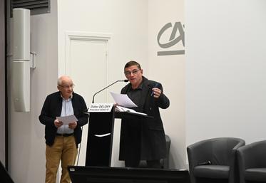 Mardi 17 mars, à Blois. Didier Delory, nouveau président de la SDAE 41, et Lucien Chevais président de la SDBBR 41, ont ouvert l'assemblée générale conjointe des deux sections.