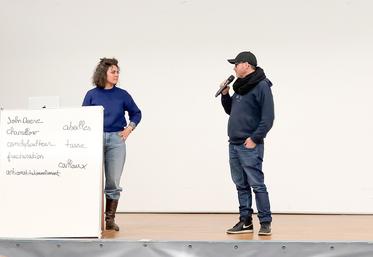 Mardi 31 mars, à Sours. La célébration des 20 ans de résidences artistiques au campus Naturalim est l'occasion de présenter les podcasts réalisés sur ce thème par Pauline Maucort et Rémi Dybowski Douat.