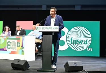 Mercredi 1er avril, à Caen (Calvados). Le président de la FRSEA Île-de-France, Samuel Vandaele, est intervenu à la tribune au moment du discours des régions.