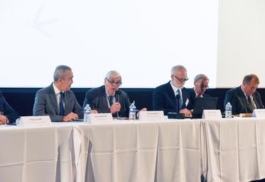 Le 10 avril, à Chartres. Jean-Paul Moktar (au c.) a présidé la 100e assemblée générale de la fédération départementale des Chasseurs d'Eure-et-Loir.