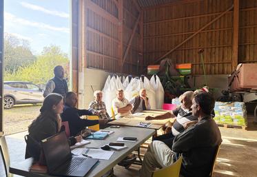 À Théméricourt (Val-d'Oise), mardi 14 avril. Le syndicat du Vexin a tenu un conseil d'administration.