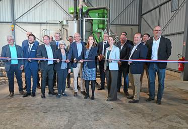 À Angerville (Essonne), vendredi 24 avril. Les agriculteurs associés au projet de méthanisation ont inauguré leur unité de production Méthagase en présence d'élus agricoles et territoriaux.