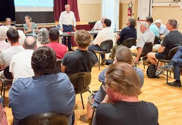 Vendredi 19 juin, à Saint-Prest. Les agriculteurs du secteur sont invités à une réunion d'information sur l'impact du chantier de l'A154, organisée par le Département.