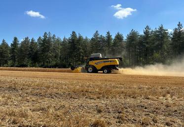 Les agriculteurs sont les mieux placés pour parler de leur profession et répondre aux questions des consommateurs. Aussi, certains invitent le grand public à venir faire un tour dans leur moissonneuse-batteuse.