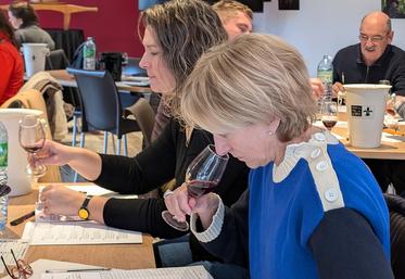 « La dégustation reste une méthode rapide, multisensorielle, intuitive, peu coûteuse et profondément ancrée dans la réalité du vin. L’IA n’a pas vocation à remplacer ni le dégustateur ni le vinificateur, mais à enrichir leur réflexion », affirme Stéphanie Marchand-Marion.