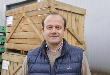 Alexandre Pelé, président de la CGB Centre-Val de Loire, alerte sur la forte pression des pucerons observée ce printemps dans les parcelles de betteraves.