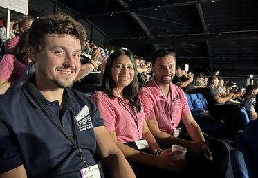 Dylan Thomin, Stéphanie Voiturin et Dorian Sagot (de g. à d.) ont représenté les JA du Loiret lors du 59e congrès national de Jeunes agriculteurs.