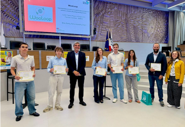 Vendredi 5 juin, à Orléans. Le projet Wooloop, porté par cinq élèves du lycée Charles-Péguy d’Orléans, a obtenu le troisième prix du concours Graine de boîte avec une idée de paillage biodégradable fabriqué à partir de laine de mouton.