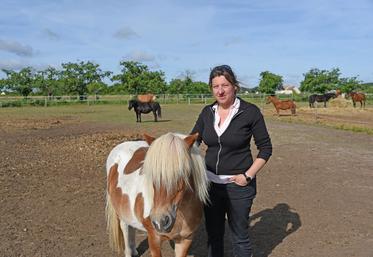 Mardi 9 juin, à Cléry-Saint-André (Loiret). Anne-Sophie Riguet a développé le Poney-Club des 5 Arpents autour de la découverte, du soin et de la relation avec l’animal, bien au-delà du seul temps passé en selle.