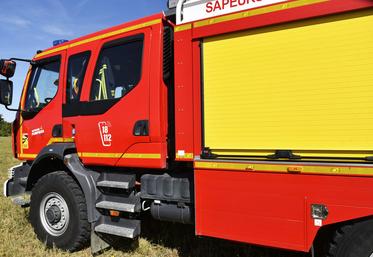 À Saint-Cyr-en-Val, 160 pompiers et des agriculteurs ont été mobilisés pour contenir un incendie qui a détruit 84 hectares le 12 juillet.