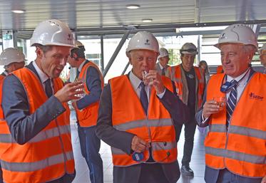 Mercredi 2 septembre, à Méry-sur-Oise (Val-d'Oise). Mathieu Lefèvre, ministre délégué chargé de la Transition écologique, a visité l'usine de production d'eau potable afin de découvrir une nouvelle technologie de filtration de pointe.