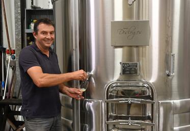 Cyril Desloges, vigneron à Monthou-sur-Cher, a vécu des vendanges estivales particulièrement précoces et rapides avant d’entamer la vinification d’un millésime 2026 atypique.