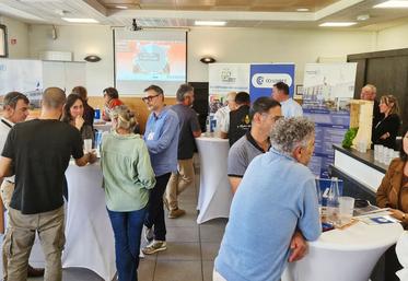 Mardi 13 octobre, à Pithiviers. Producteurs, restaurateurs et représentants de la grande distribution ont profité du speed meeting pour faire connaissance, échanger et envisager de nouvelles collaborations autour des produits locaux.