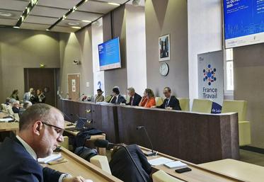 Réunis le 14 octobre à la préfecture du Loiret, à Orléans, les représentants des principaux organismes économiques régionaux ont présenté les tendances de l’activité, de l’emploi et de la situation des entreprises en Centre-Val de Loire.