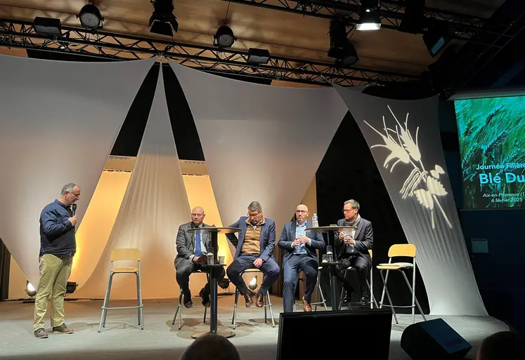 Yannick Carel (Arvalis), Patrick Jouannic (Soufflet Négoce), Charles Neron Bancel (Panzani), Clément Roux (Durum) et Nicolas Prevost (Emeric) lors de la table ronde marché du blé dur organisée par Arvalis lors de la journée blé dur du 6 février 2025