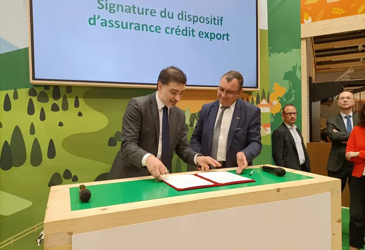 Laurent Saint Martin, ministre délégSignature du dispositif pour les opérations d’exportations de céréales françaises sur le SIA.