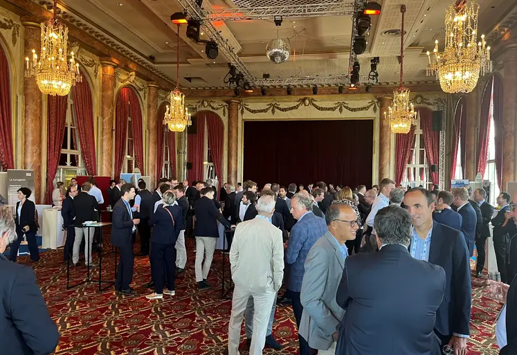 participants à la bourse décentralisée organisée par AgroParisBourse au Casino barrière de Deauville le 12 septembre 2025