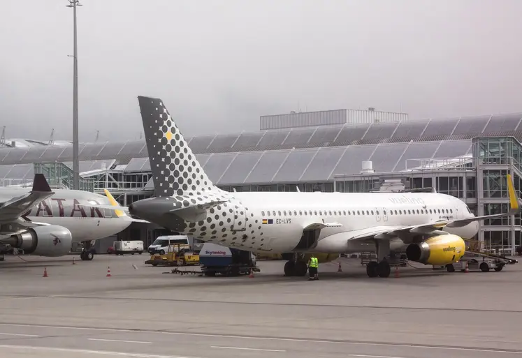 avion à l'aéroport