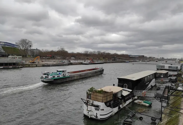 « Pour rattraper progressivement les effets d’un sous-investissement historique », 100 M€ sont dédiés à la régénération du réseau, souligne Voies navigables de France.