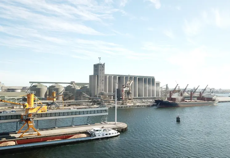 Installations de Nord céréales dans le port de Dunkerque.