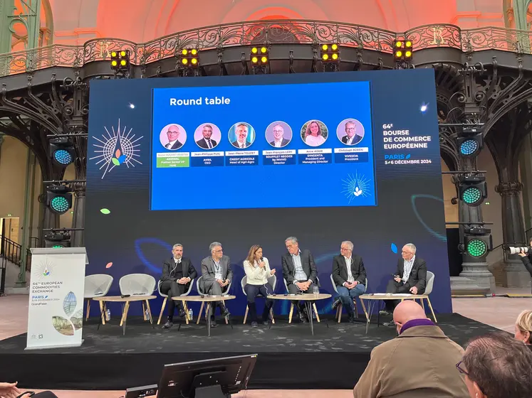 Table ronde sur le changement climatique à la Bourse de commerce européenne le 6 décembre 2024 avec Jean-Pierre Touzet (Crédit agricole), Jean-Philippe Puig (Groupe Avril), Anne Azam (Syngenta), Christoph Büren (Vivescia) et Jean-François Lepy (Soufflet négoce by Invivo)