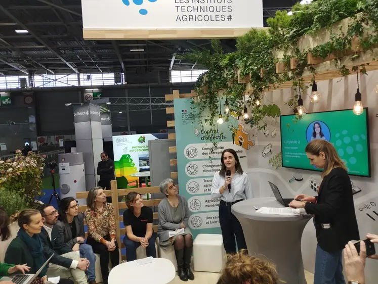 Maelys Viguier, chef de projet RSE sur les achats de matières premières chez Lidl, lance le débat sur le projet Protéi'Sol.