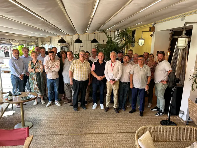 Photo de groupe des adhérents du GIE Oqualim Sud-Est.